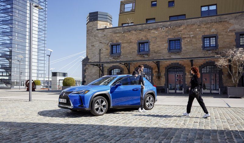 UX 300e ELÉCTRICO - EL UX 300e ELÉCTRICO SUPONE UN NUEVO HITO EN LA R