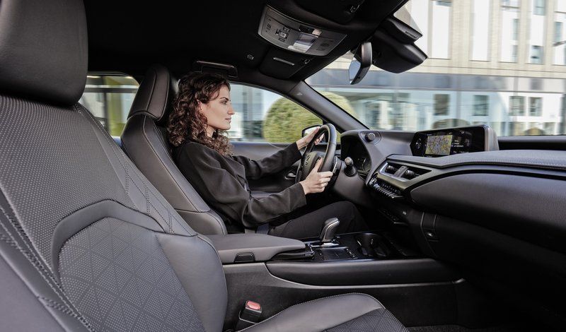 lexusux300e034 | MQE Más que Eléctricos