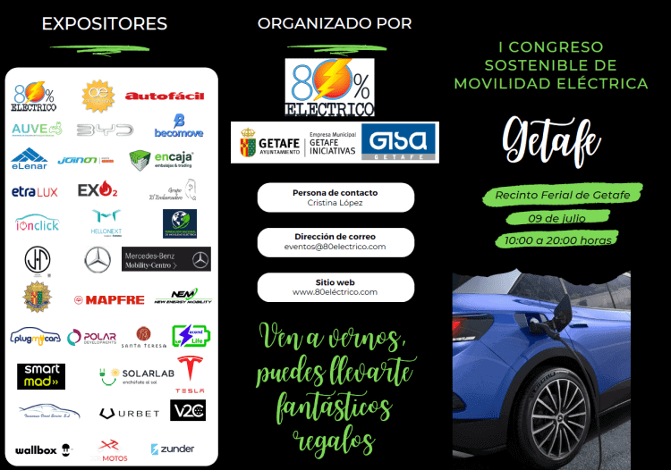 Apariencia de un coche eléctrico azul en un evento de movilidad eléctrica en Getafe, con información.