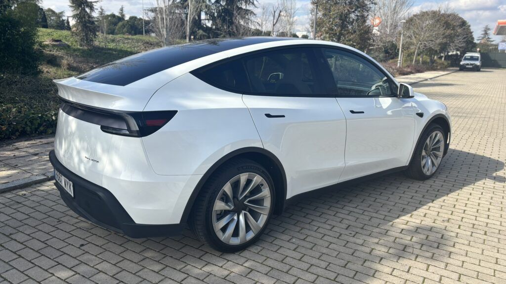 precio tesla model y 2025