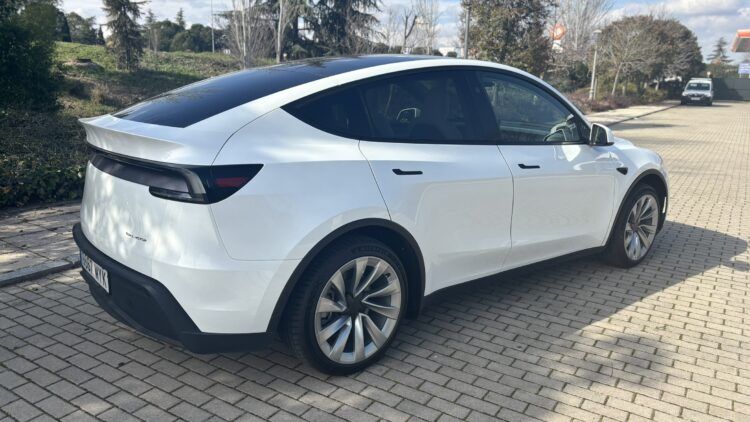 precio tesla model y 2025